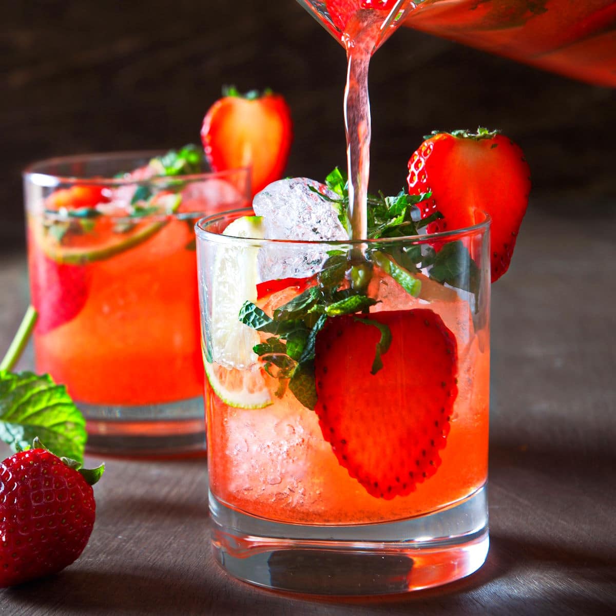 strawberry mojito mocktail featured 1