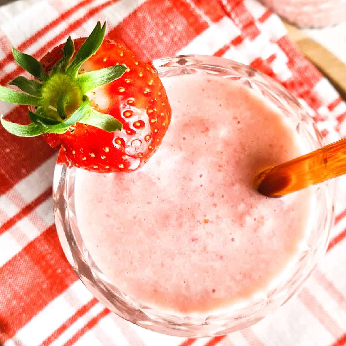 strawberry pineapple banana smoothie