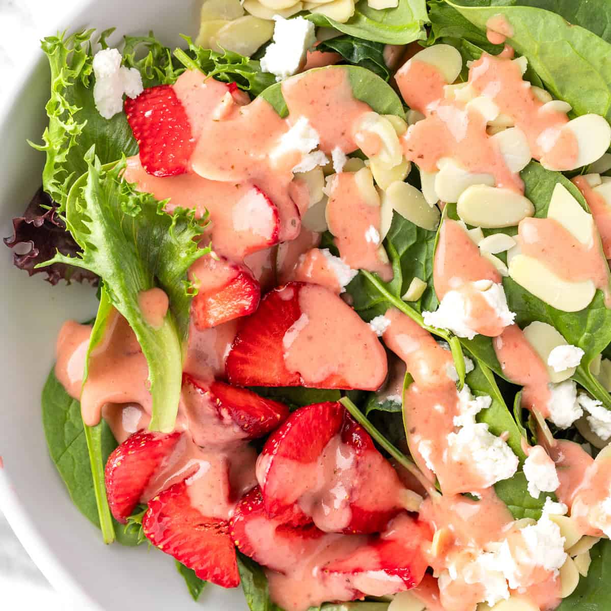 strawberry spinach salad with almonds featured image